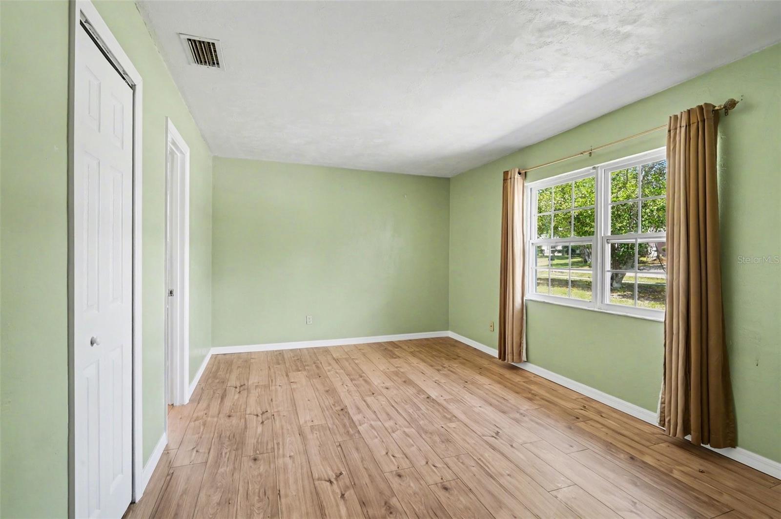 DELTON LAKES UN 65 - Residential