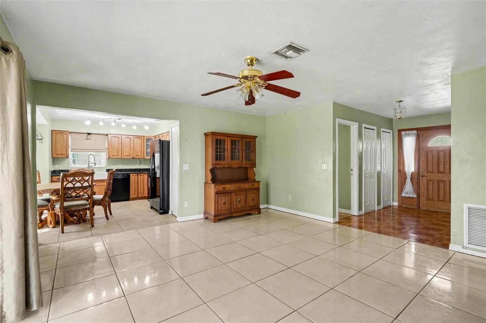 DELTON LAKES UN 65 - Residential