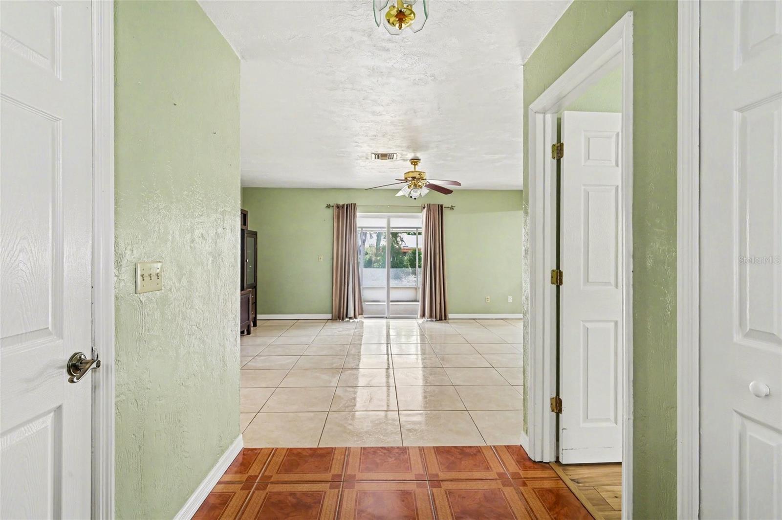 DELTON LAKES UN 65 - Residential