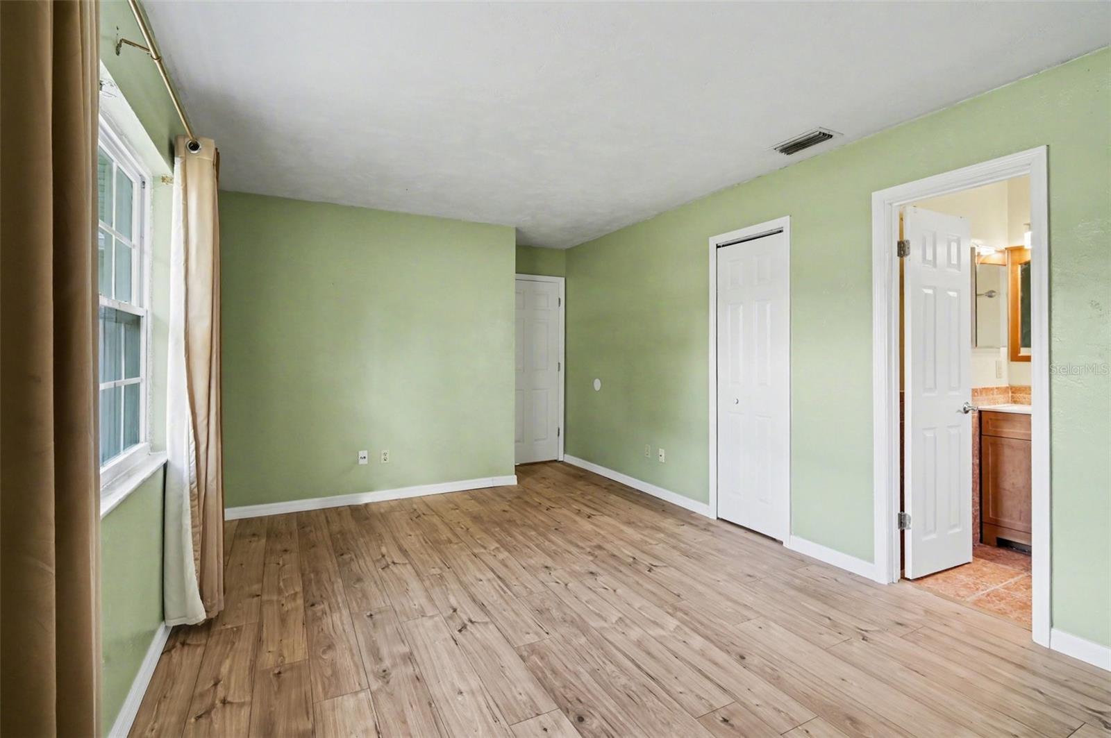 DELTON LAKES UN 65 - Residential