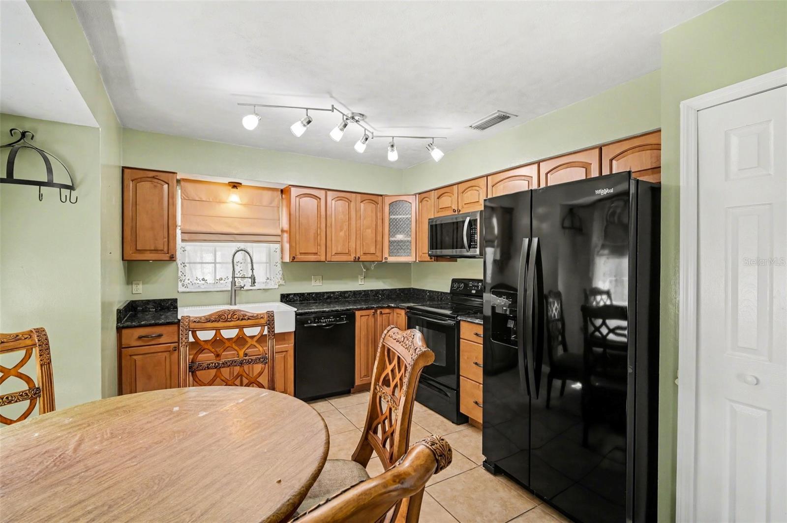 DELTON LAKES UN 65 - Residential