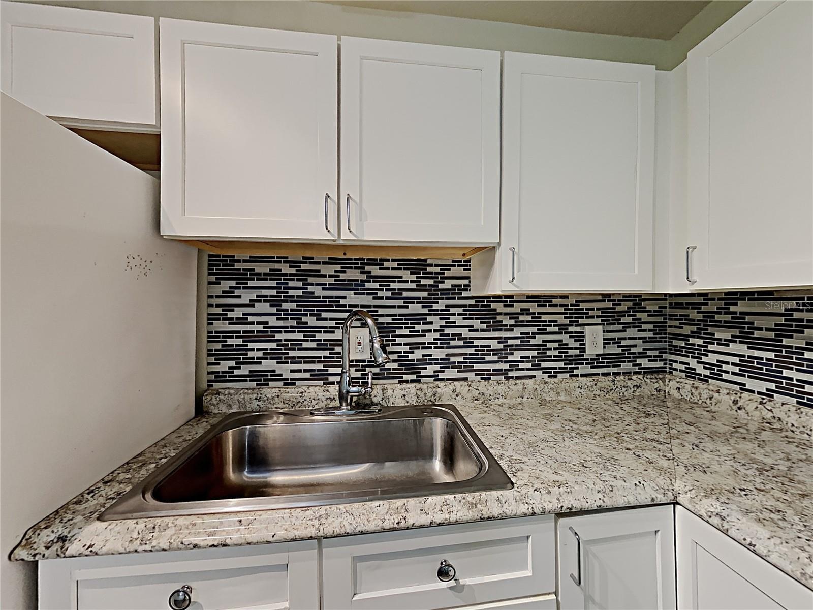 MUSSON & ABERCROMBIES SUB - Residential Lease