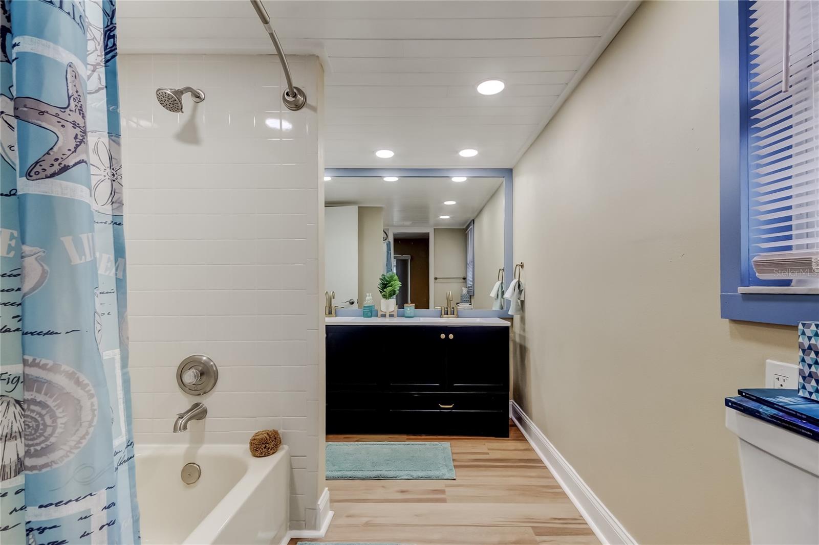 COUNTRY VILLAS-UNIT TWO - Residential