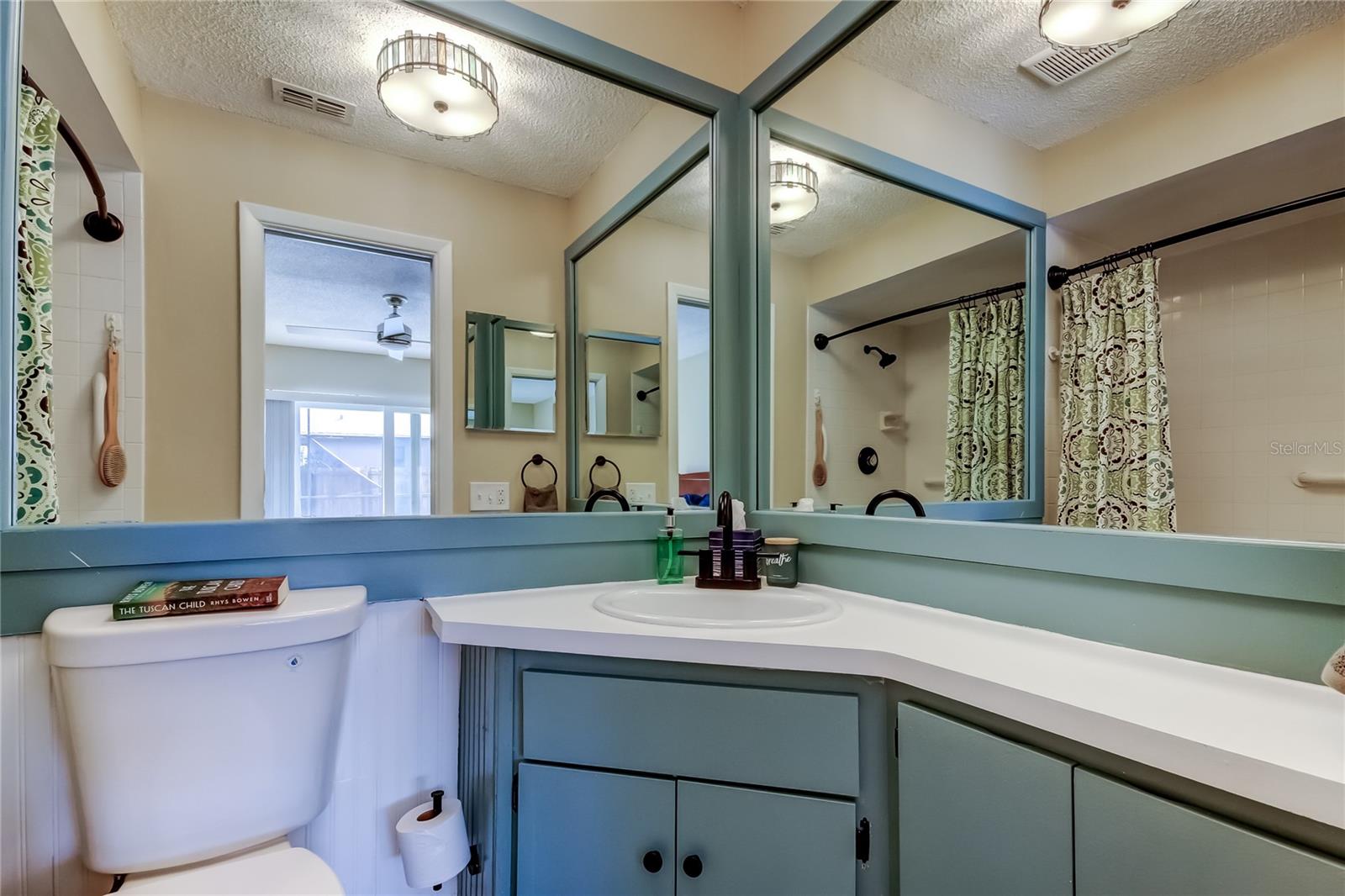 COUNTRY VILLAS-UNIT TWO - Residential