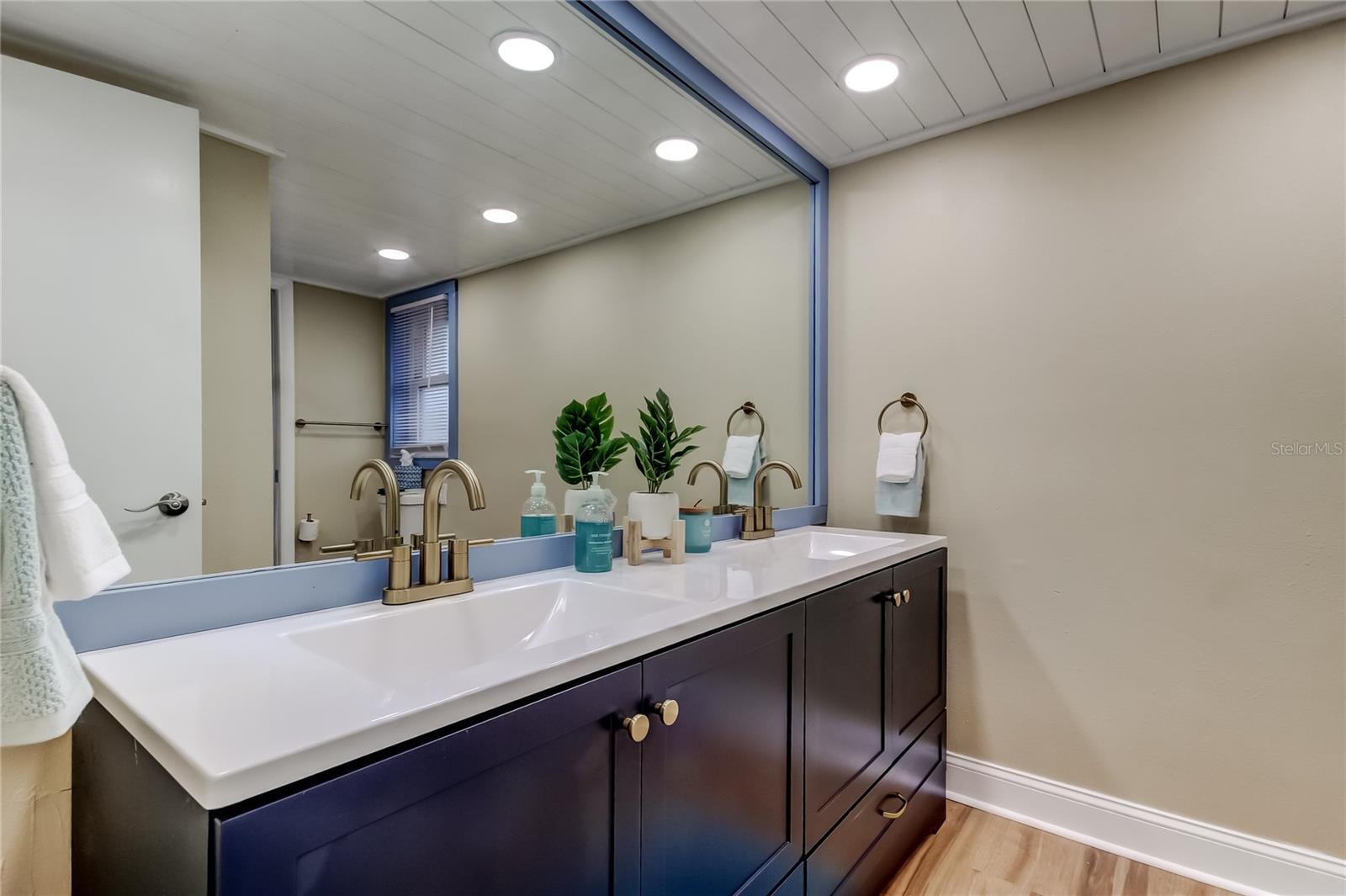 COUNTRY VILLAS-UNIT TWO - Residential