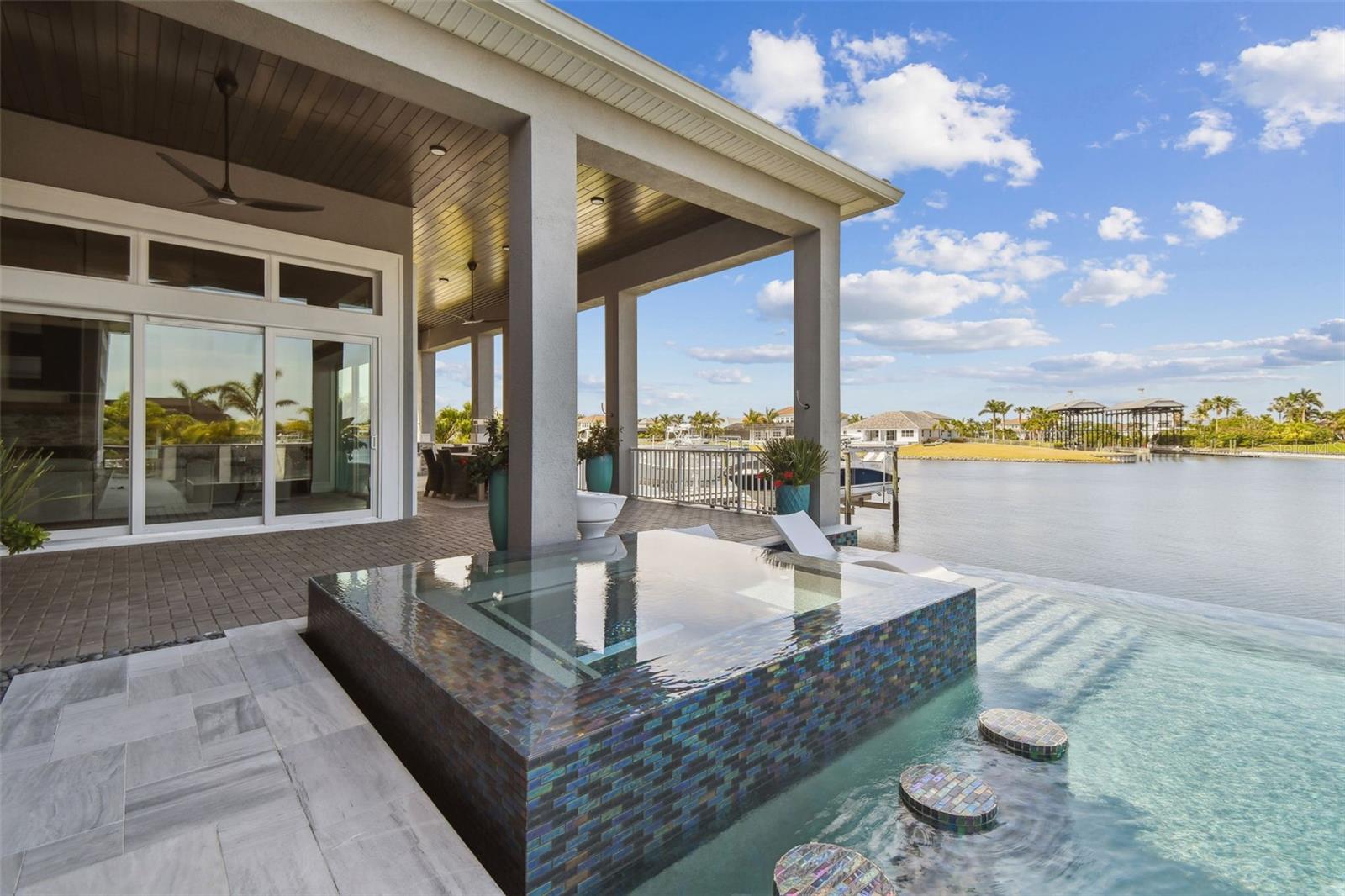 813 MANNS HARBOR DRIVE