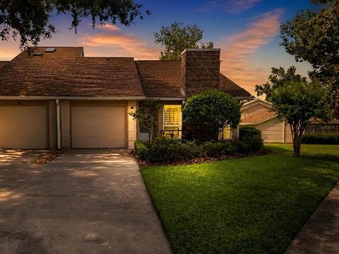 Photo of 2321 SE 19th Circle, Ocala, FL 34471 (MLS # OM727549)