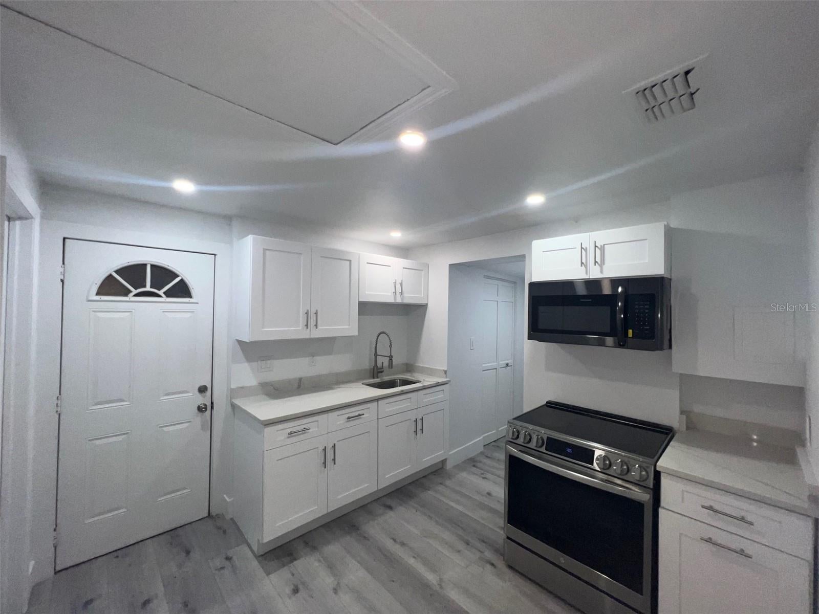 6439 WILLOW WOOD LANE