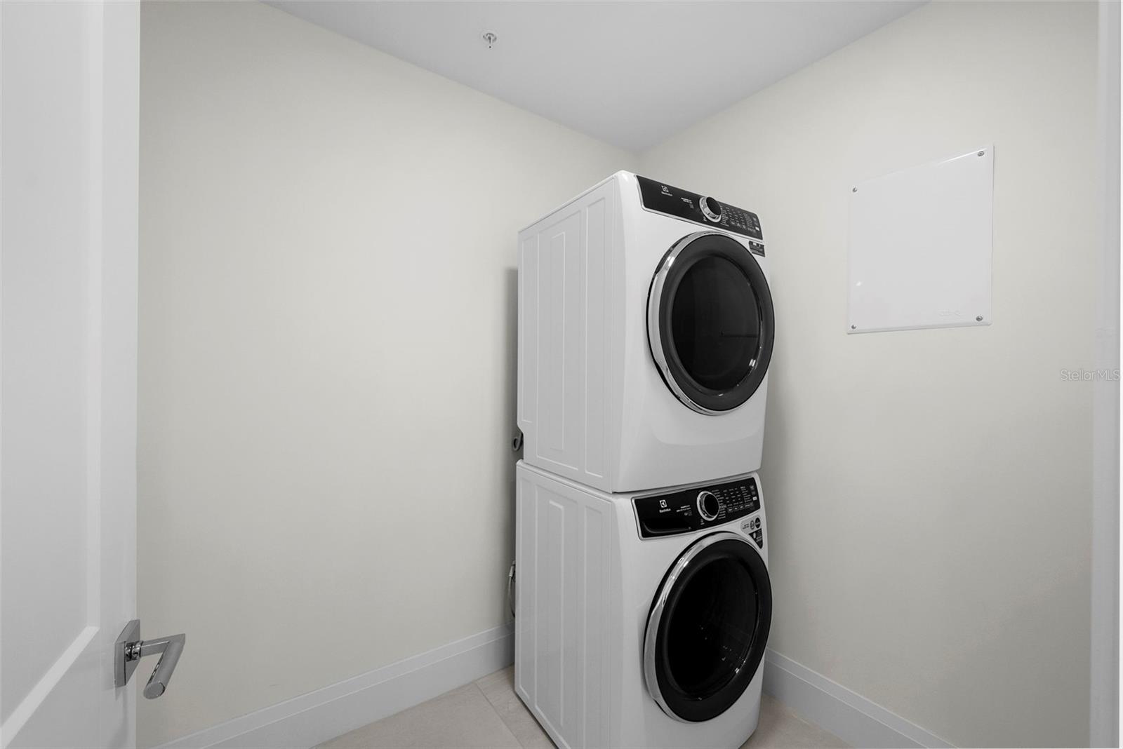 ALTURA BAYSHORE - Residential