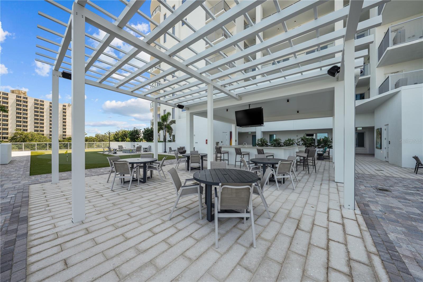 ALTURA BAYSHORE - Residential