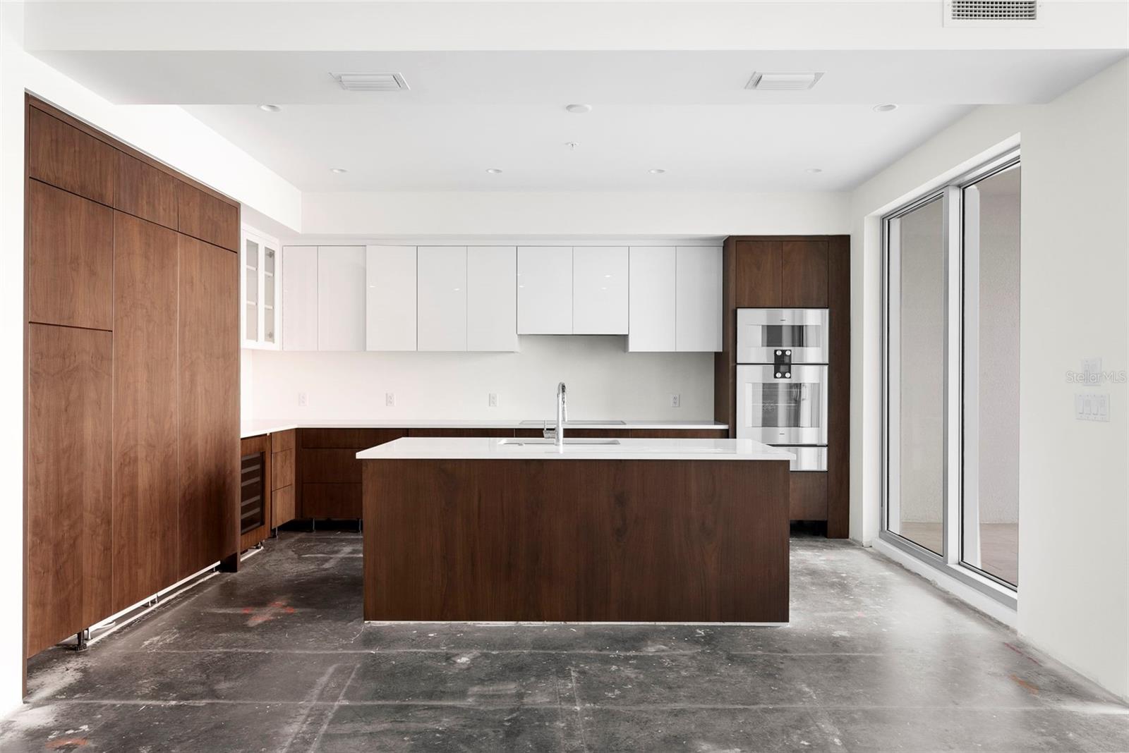 ALTURA BAYSHORE - Residential