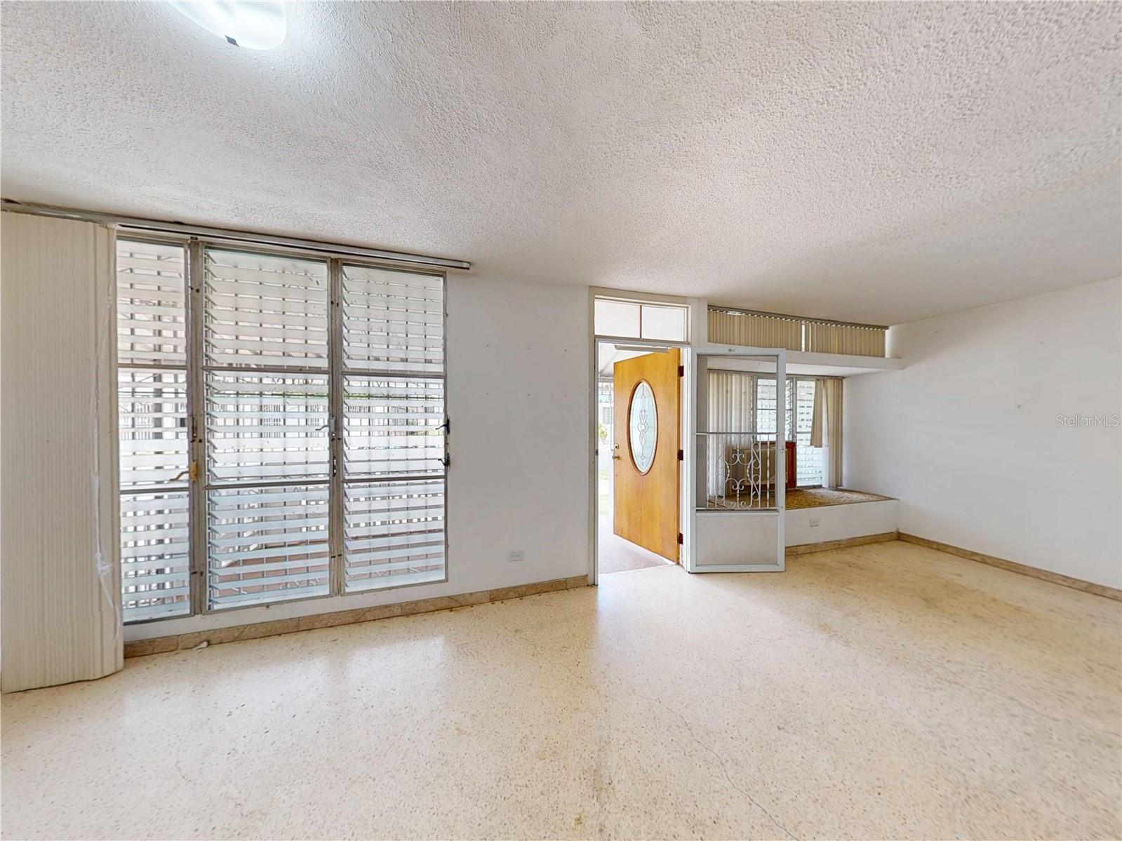 URB VILLA CAROLINA - Residential