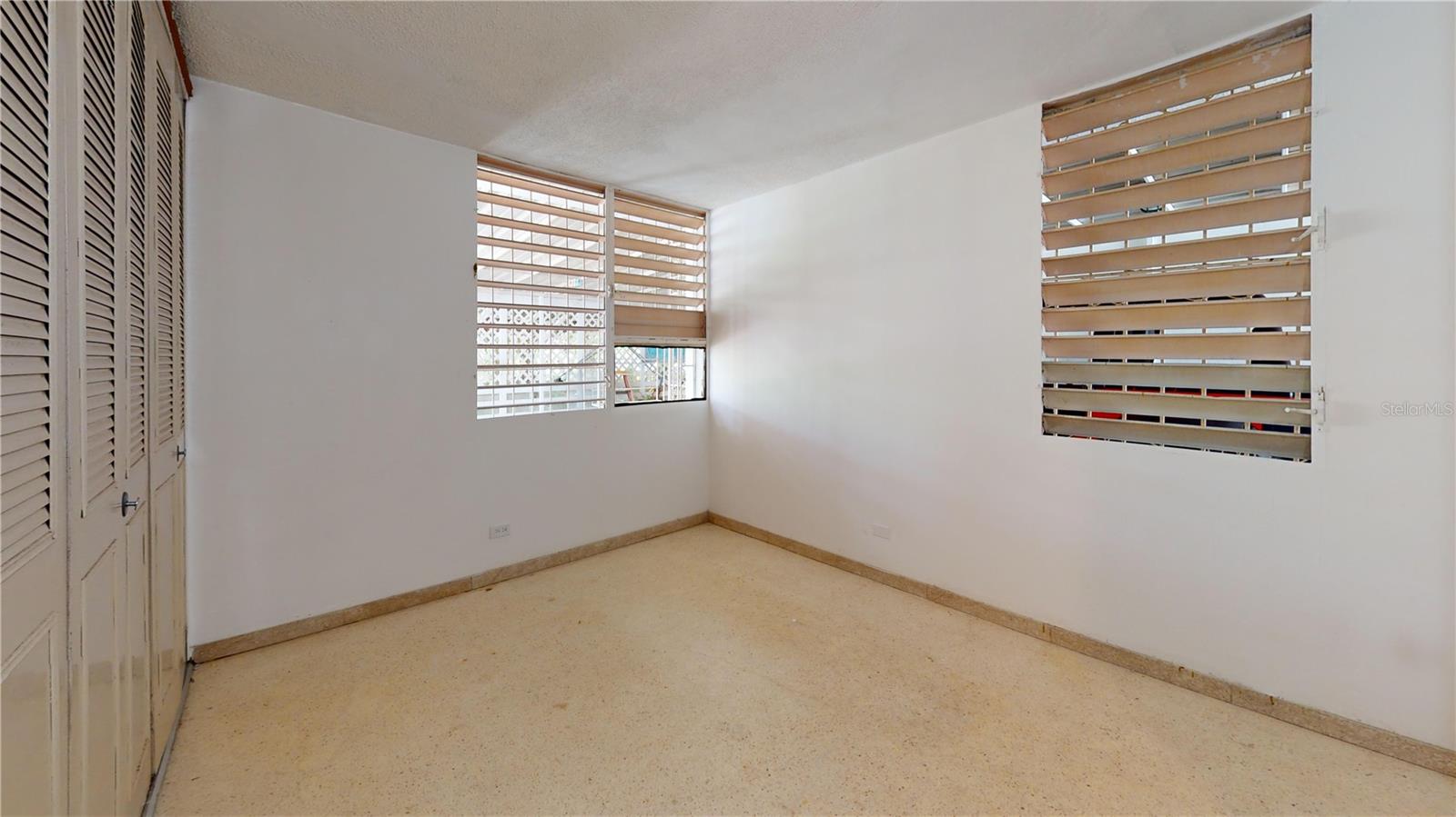 URB VILLA CAROLINA - Residential