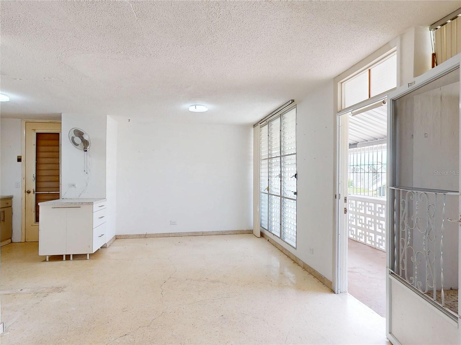 URB VILLA CAROLINA - Residential