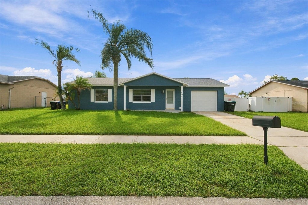 Photo of 7604 Autumn Pines Drive, Orlando, FL 32822 (MLS # O6442943)