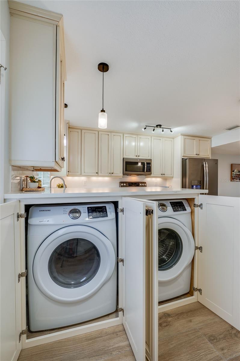 COLONIAL TWNHS CONDO APT PH 01 - Residential