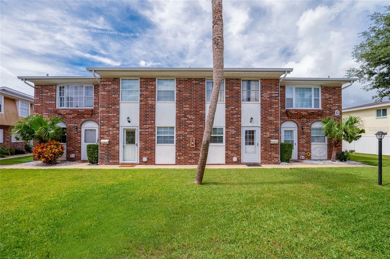 COLONIAL TWNHS CONDO APT PH 01 - Residential