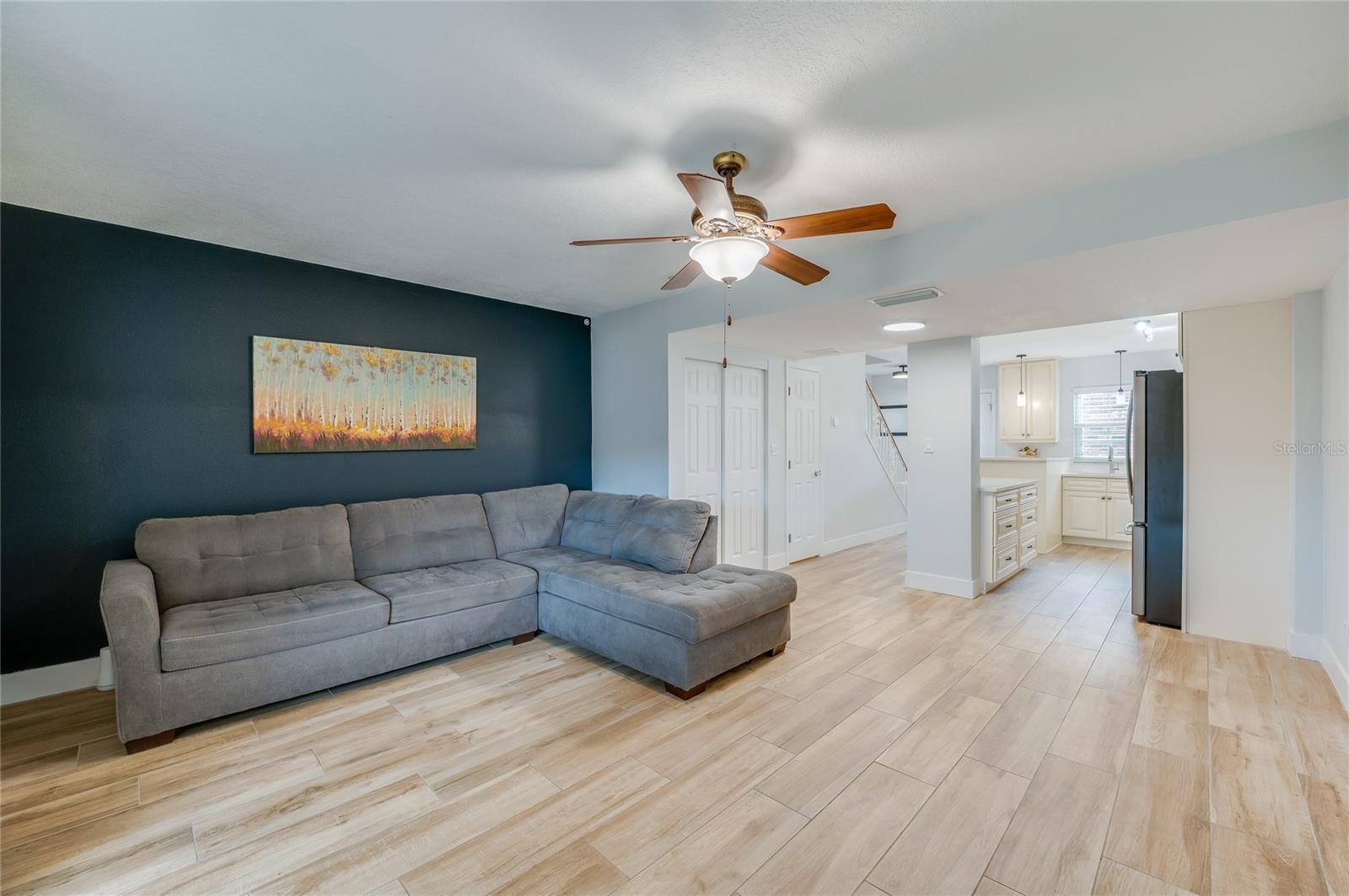 COLONIAL TWNHS CONDO APT PH 01 - Residential