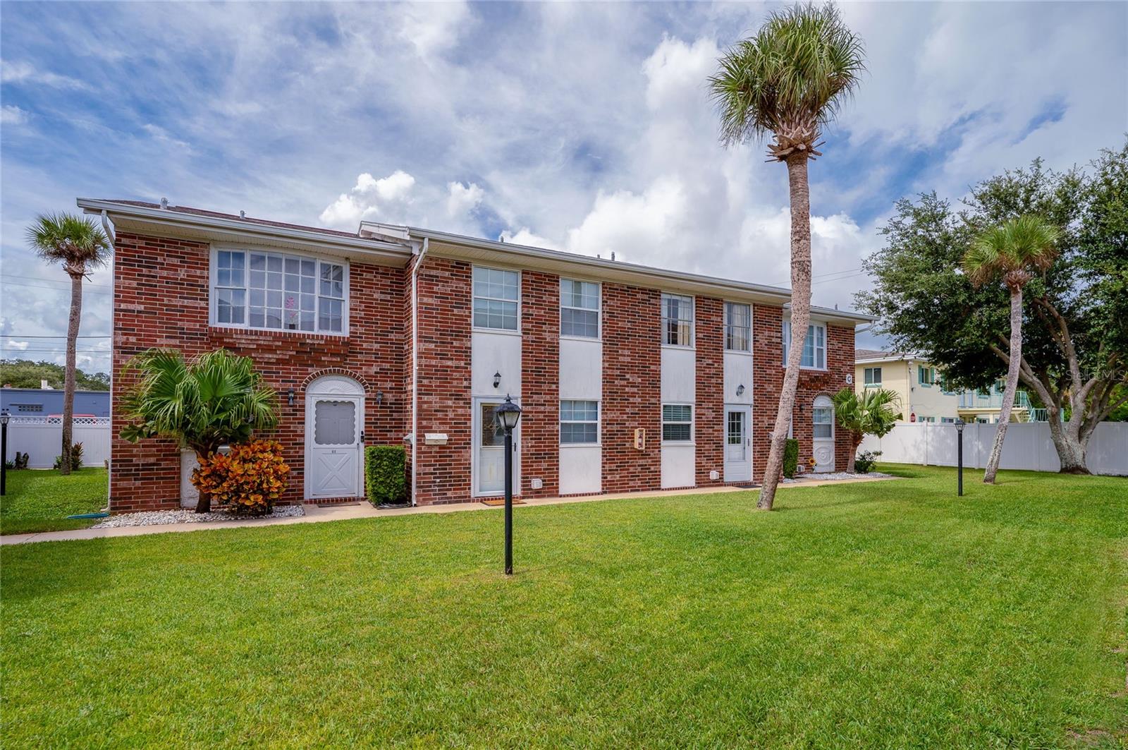COLONIAL TWNHS CONDO APT PH 01 - Residential