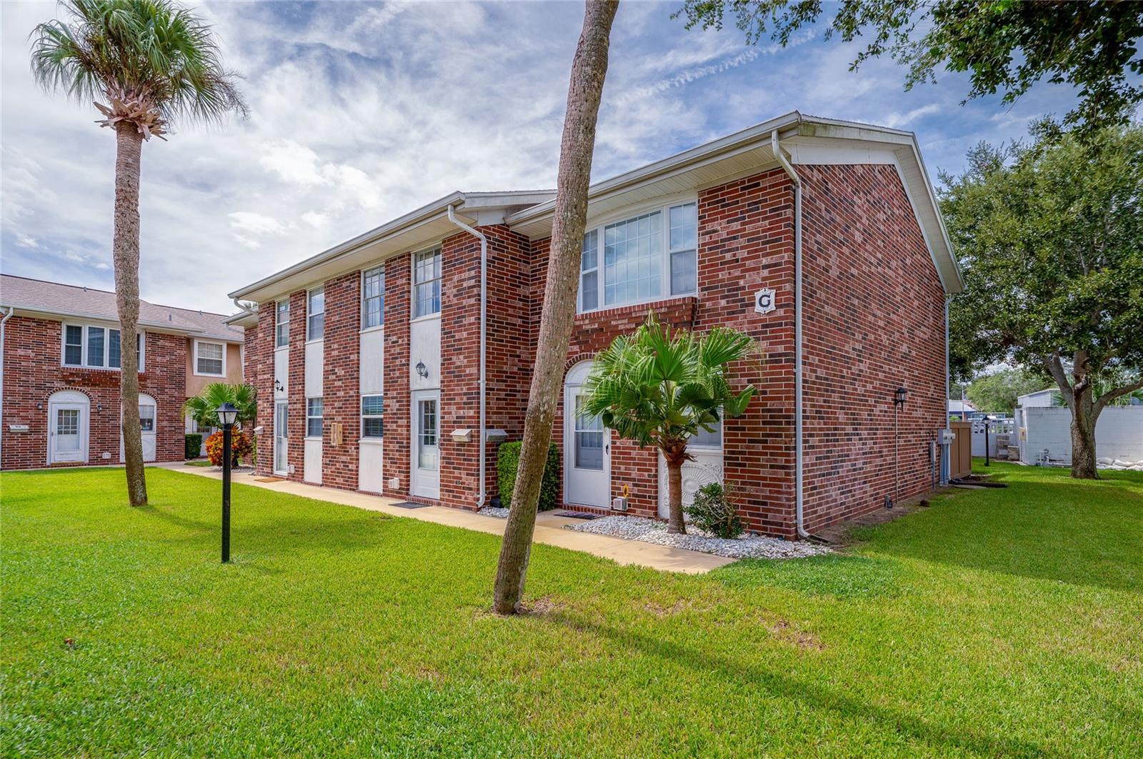 COLONIAL TWNHS CONDO APT PH 01 - Residential
