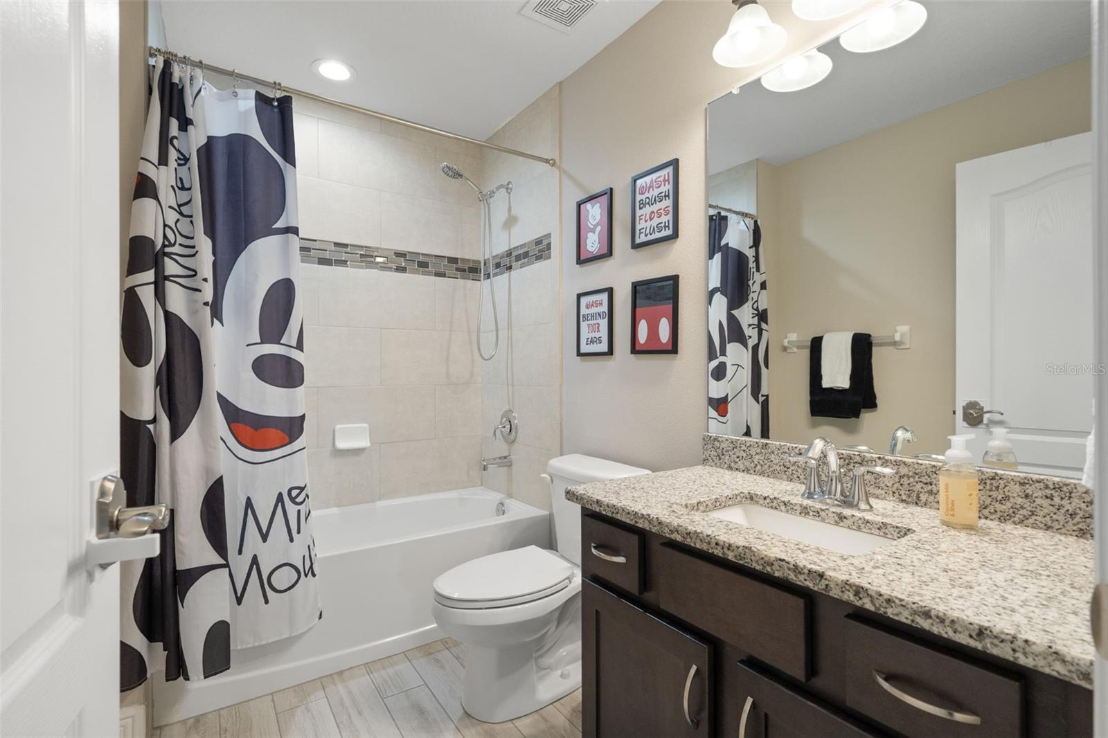 ROYAL HIGHLANDS - Residential