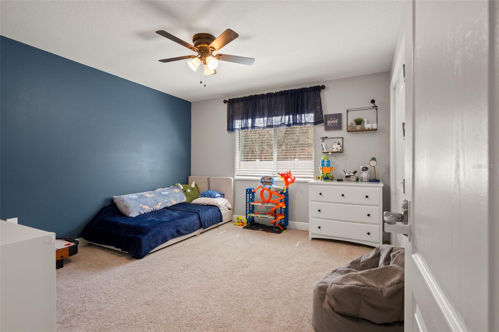 ROYAL HIGHLANDS - Residential