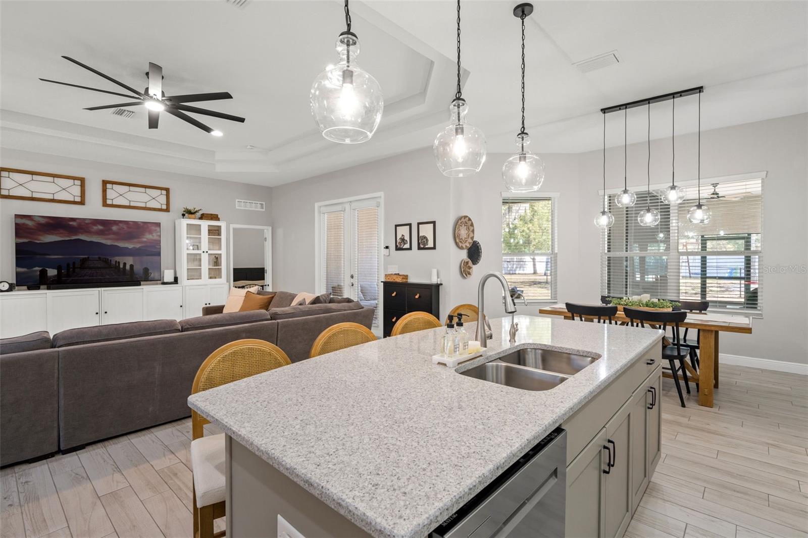 ROYAL HIGHLANDS - Residential