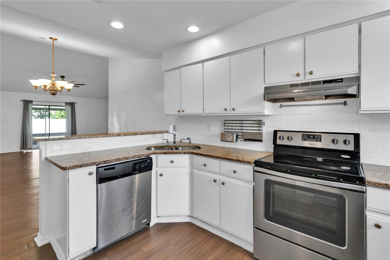 845 VALNERA COURT