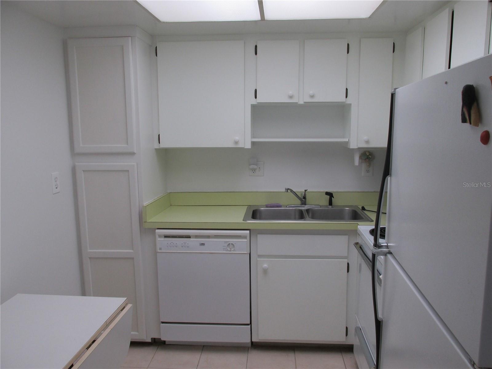 CARDINAL CONDO APTS - Residential Lease