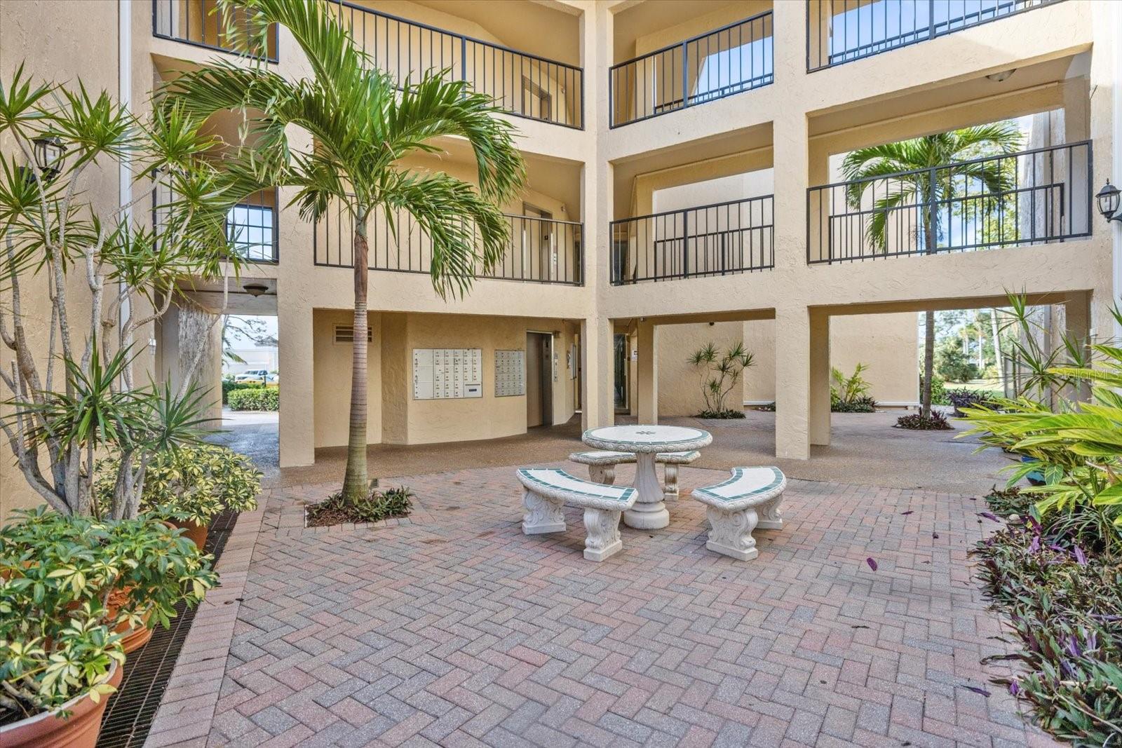 CARDINAL CONDO APTS - Residential Lease