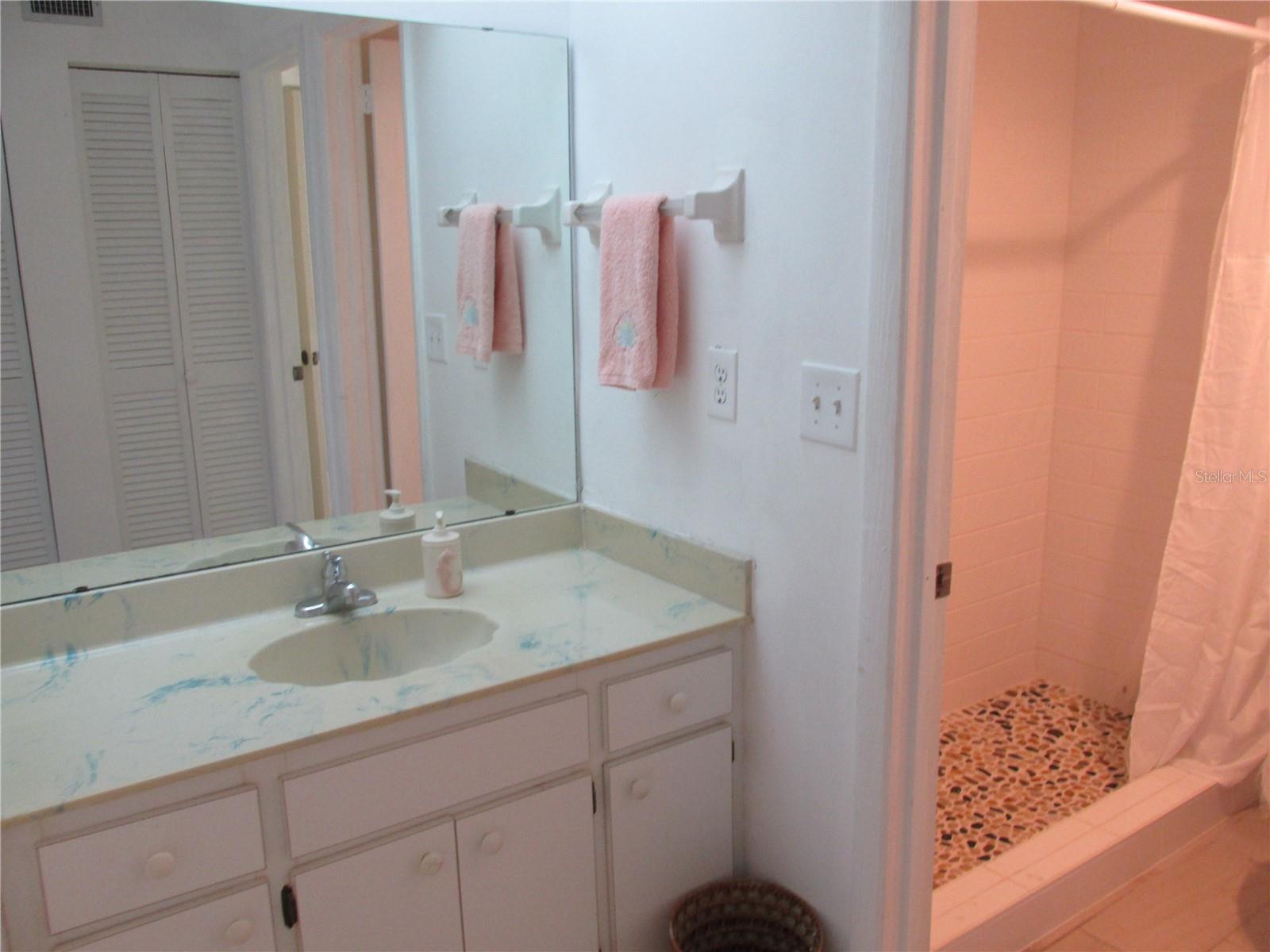 CARDINAL CONDO APTS - Residential Lease