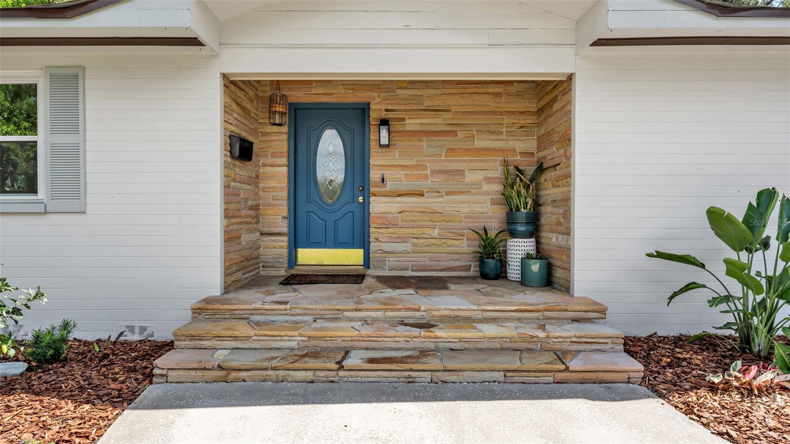 208 PRADO PLACE