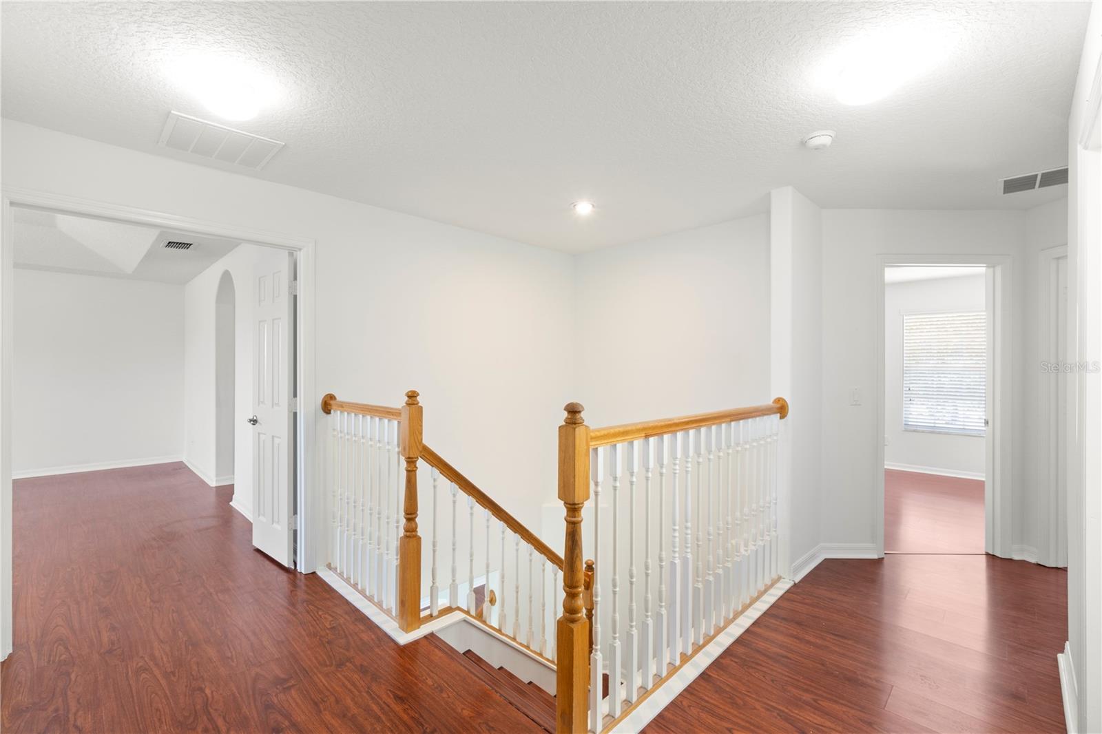 MOSS PARK LNDGS A C E F G H I & - Residential Lease