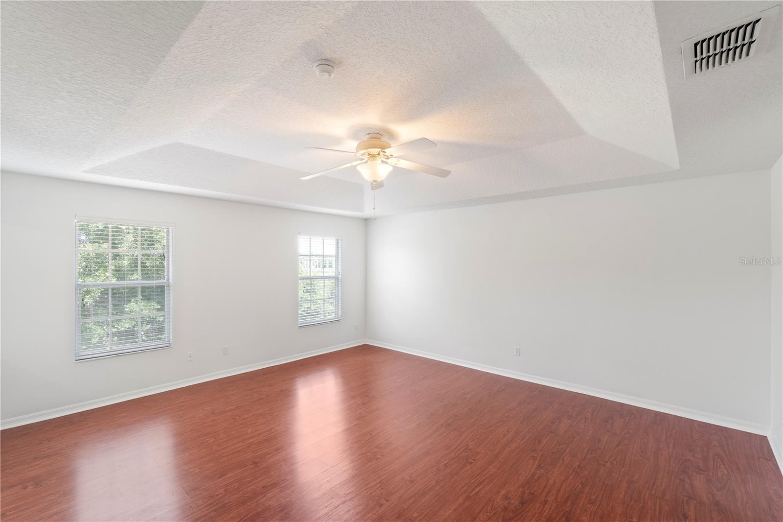 MOSS PARK LNDGS A C E F G H I & - Residential Lease