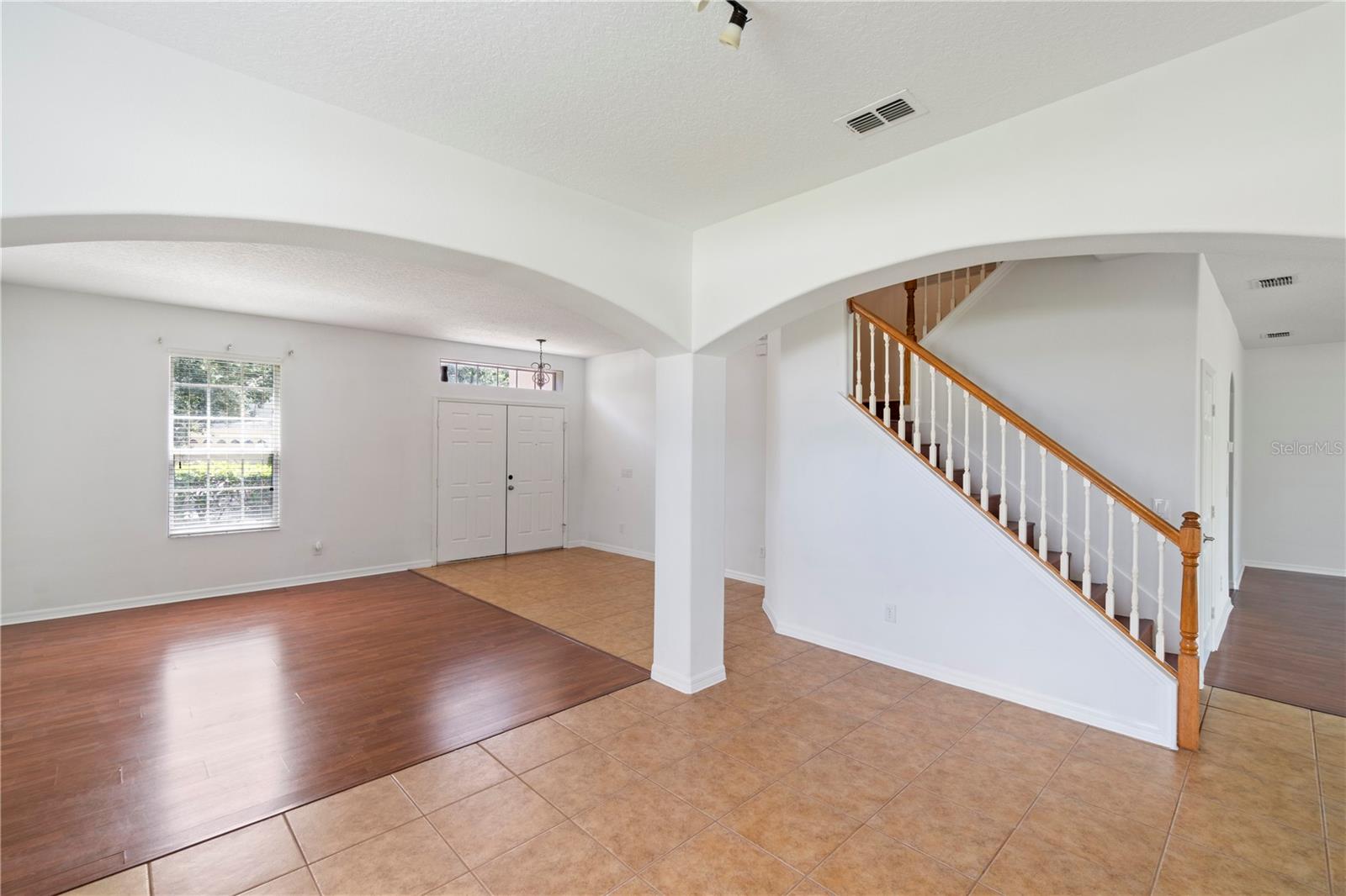 MOSS PARK LNDGS A C E F G H I & - Residential Lease