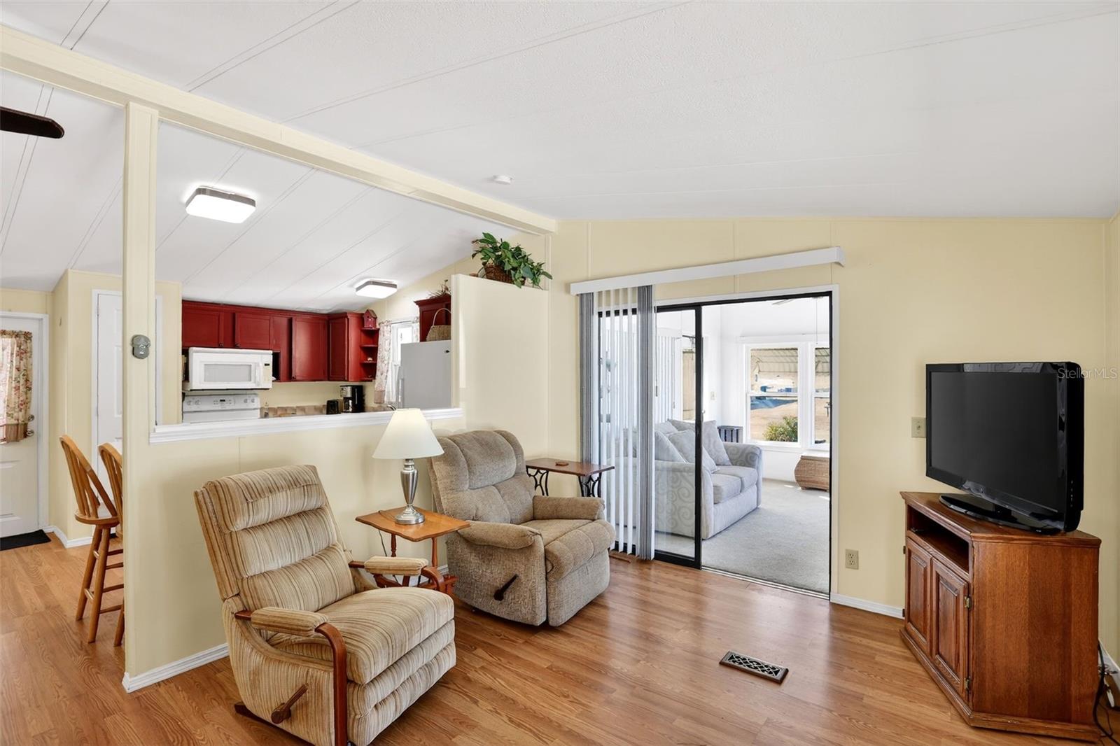 LA CASA MHP CO-OP - Residential