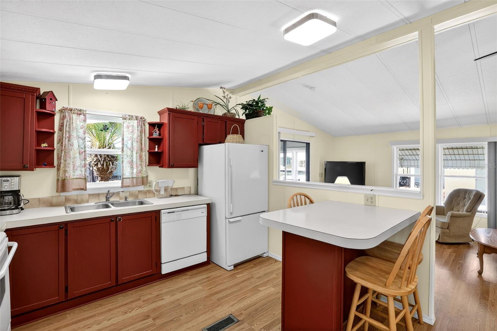 LA CASA MHP CO-OP - Residential