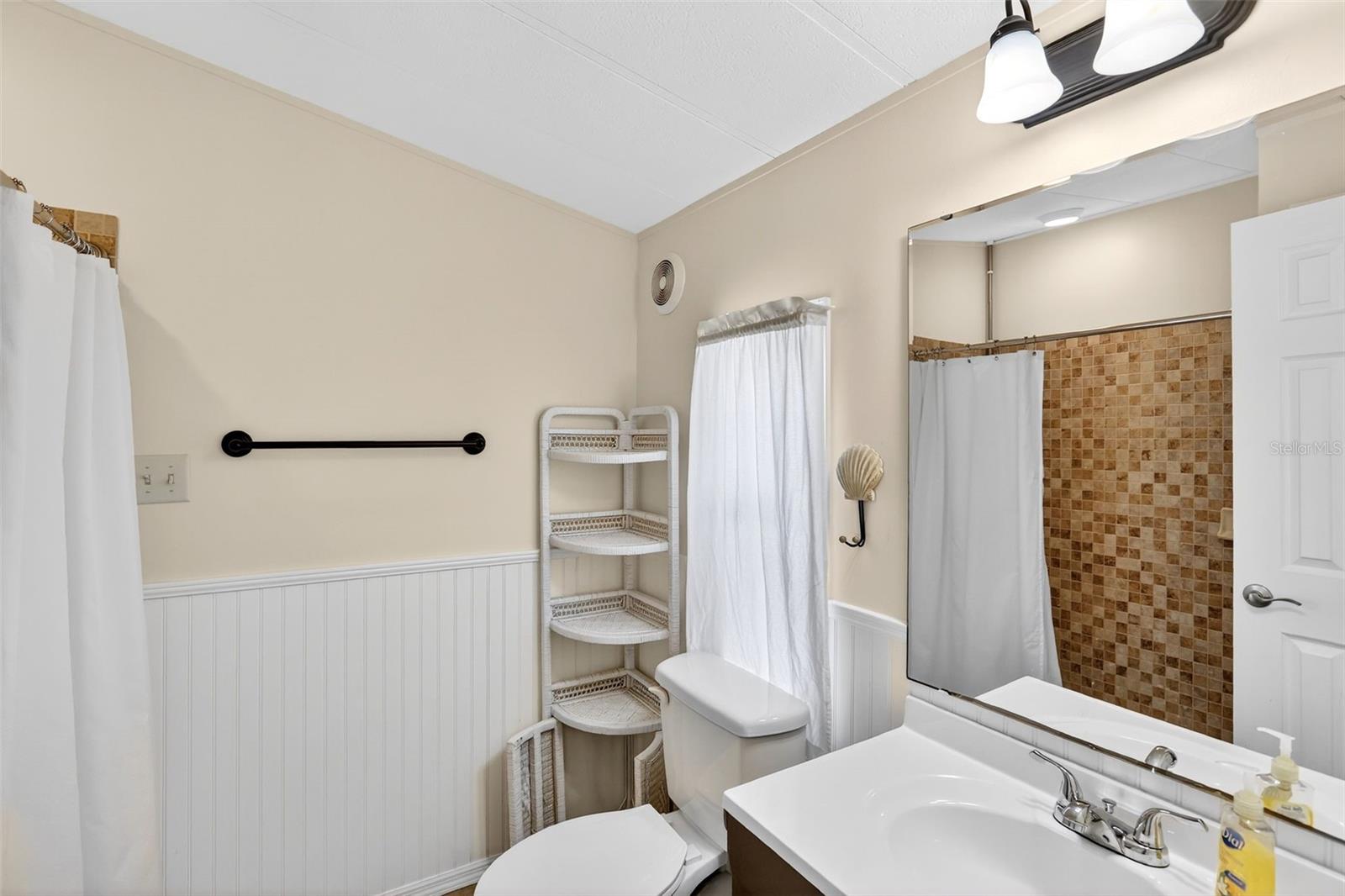 LA CASA MHP CO-OP - Residential