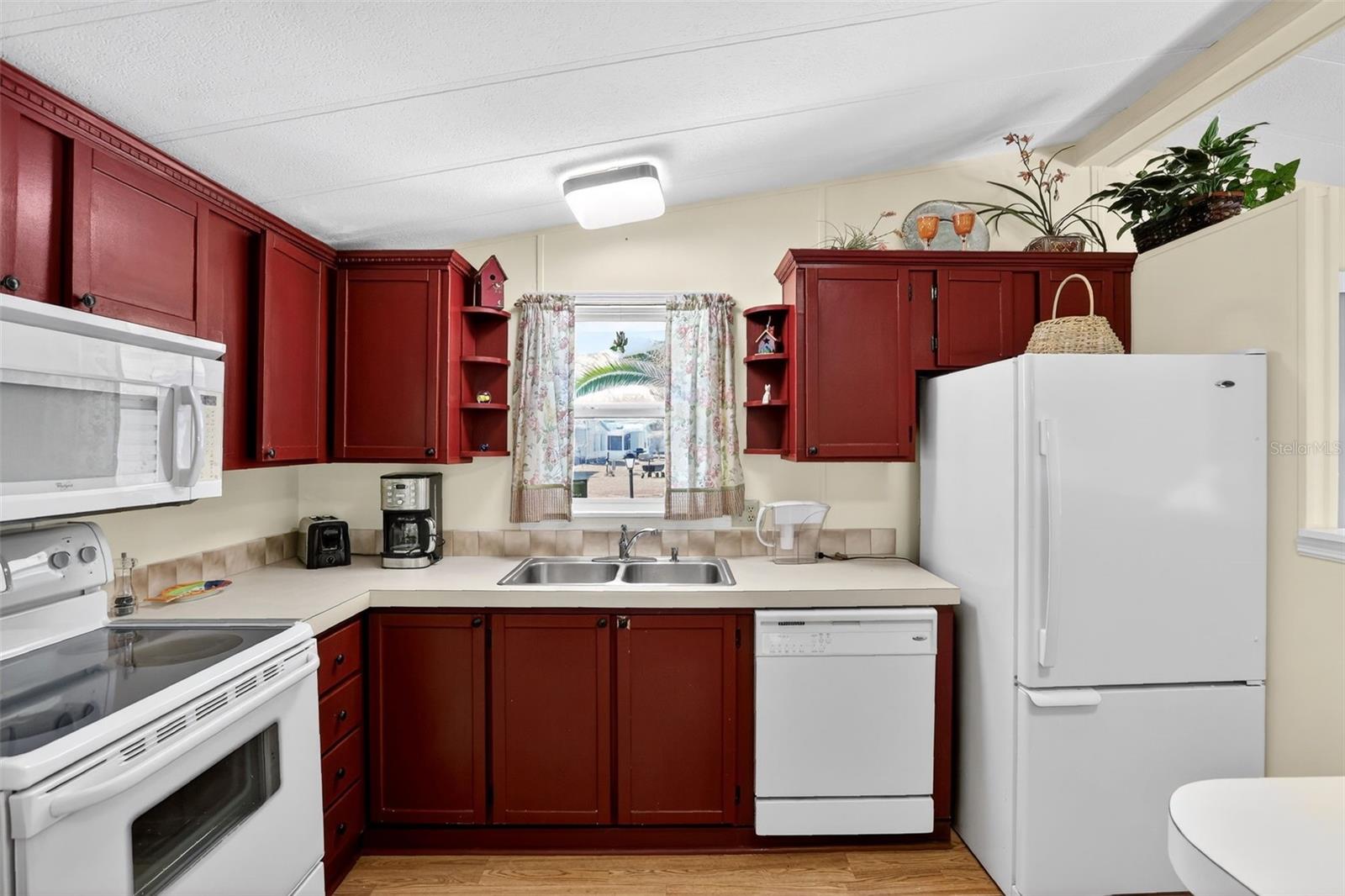 LA CASA MHP CO-OP - Residential