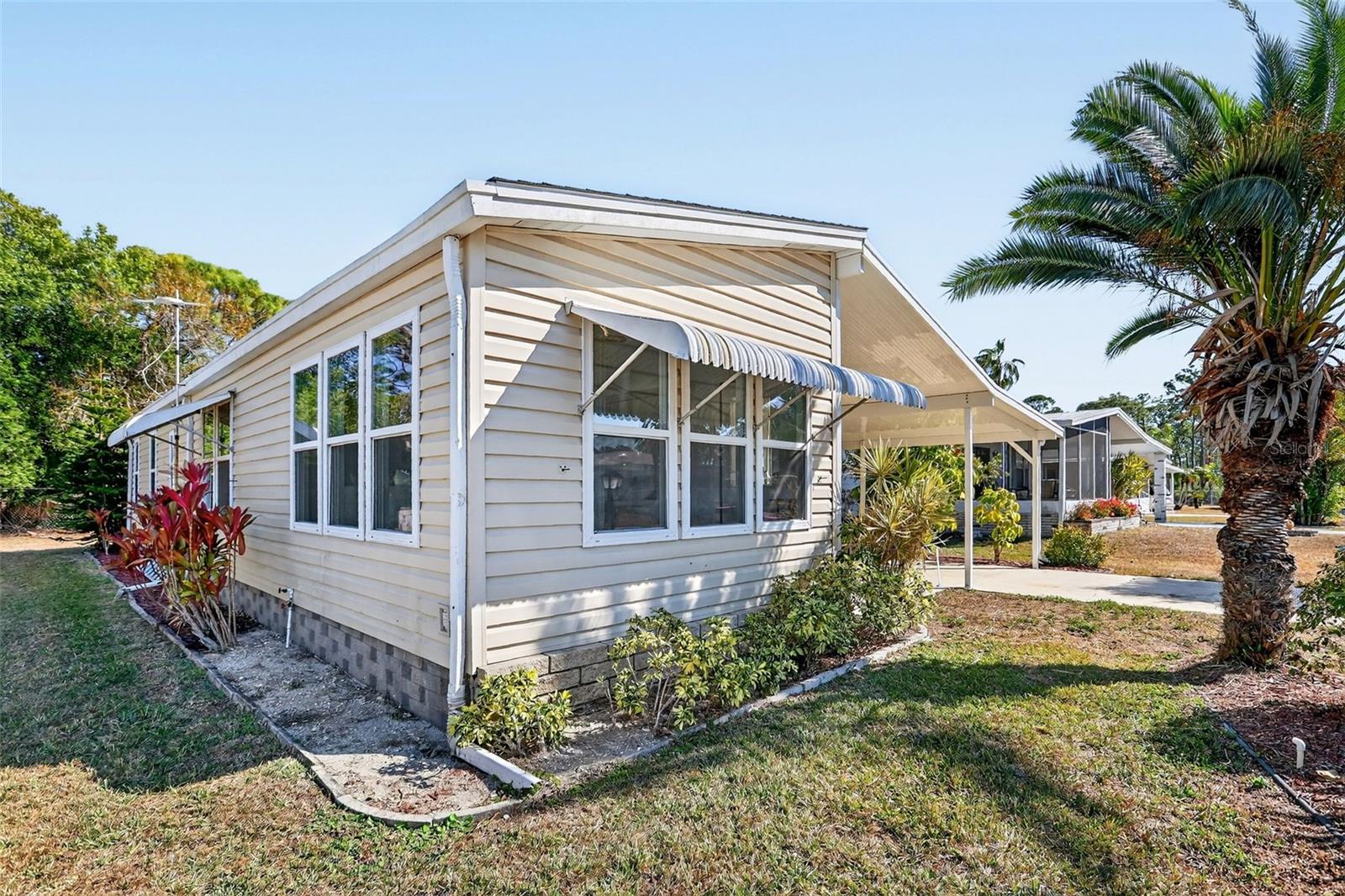 LA CASA MHP CO-OP - Residential