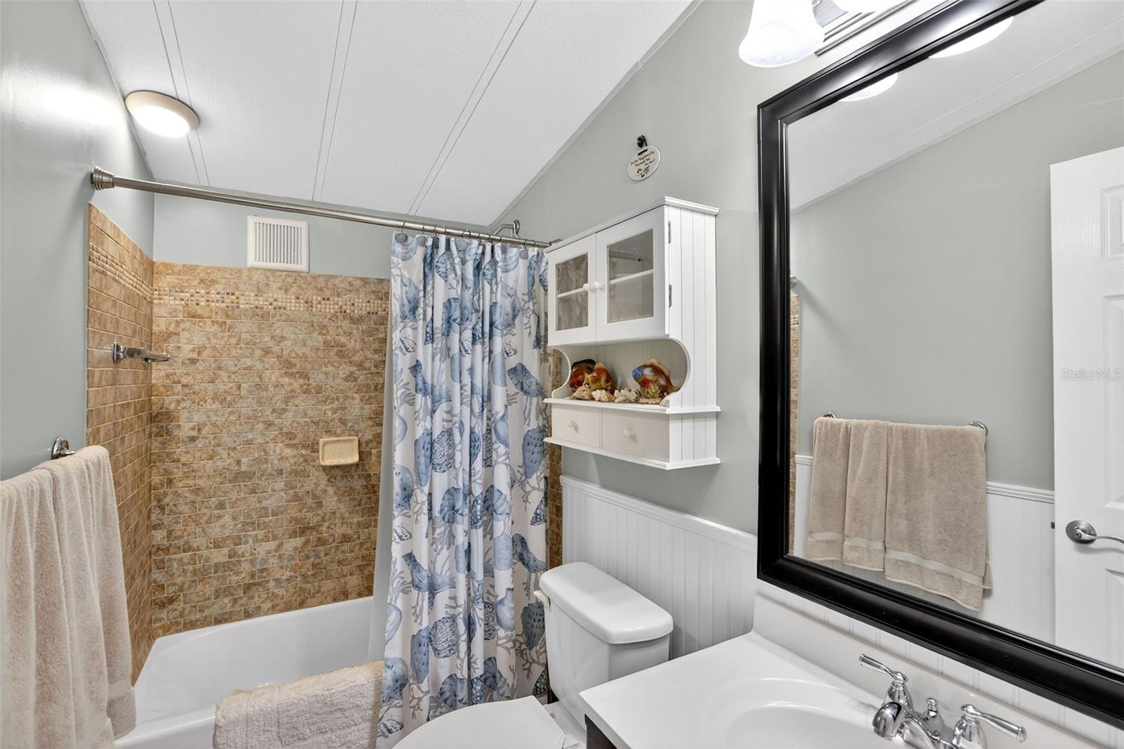 LA CASA MHP CO-OP - Residential