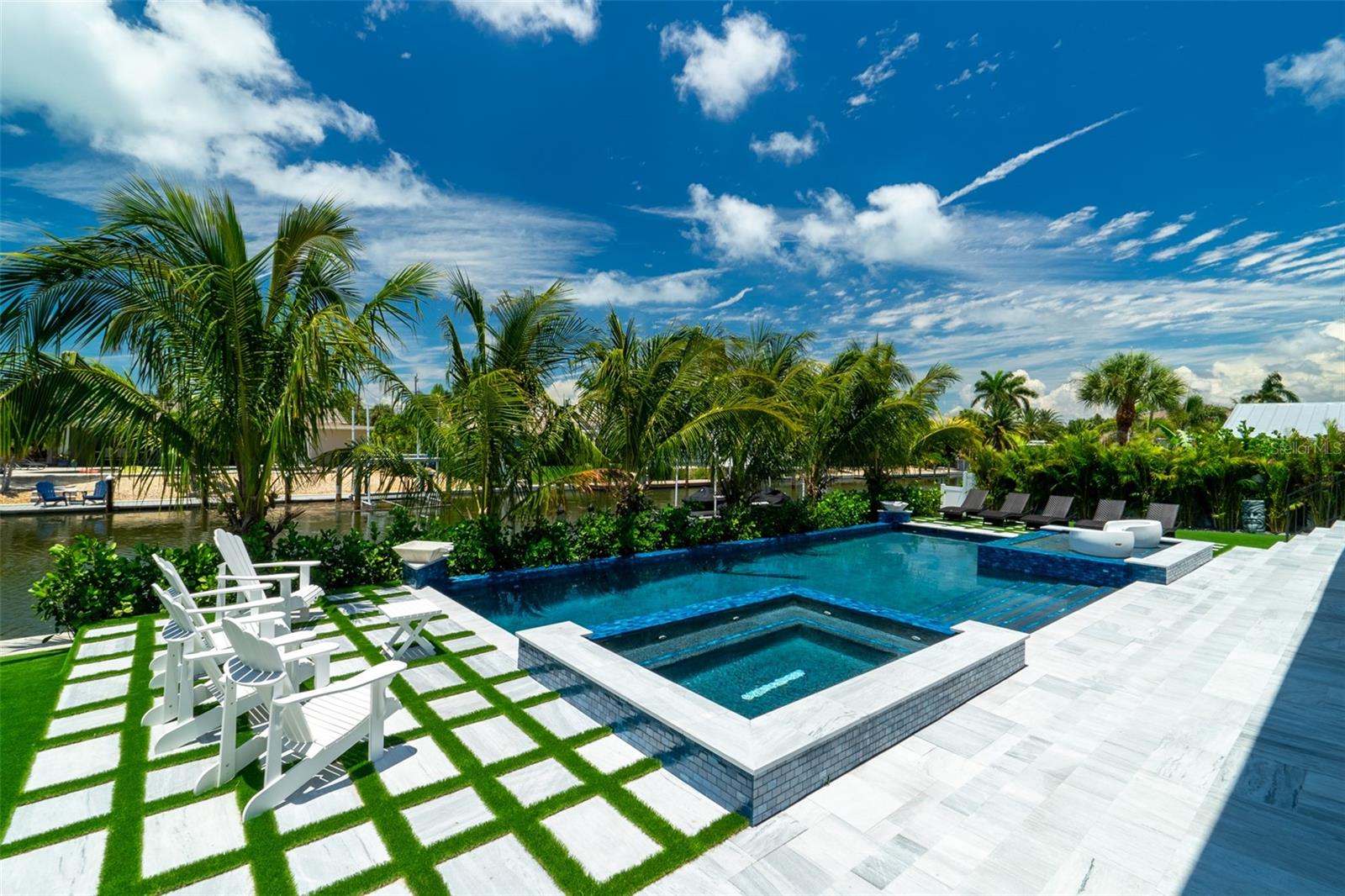 KEY ROYALE 9TH ADD - Residential