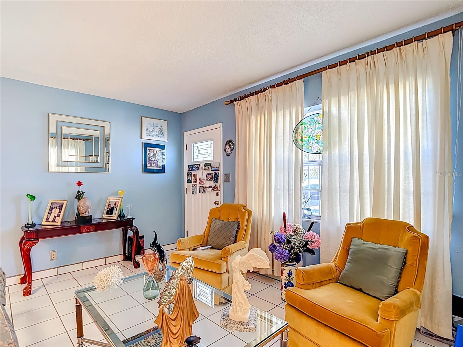 ROSEMONT VILLA - Residential