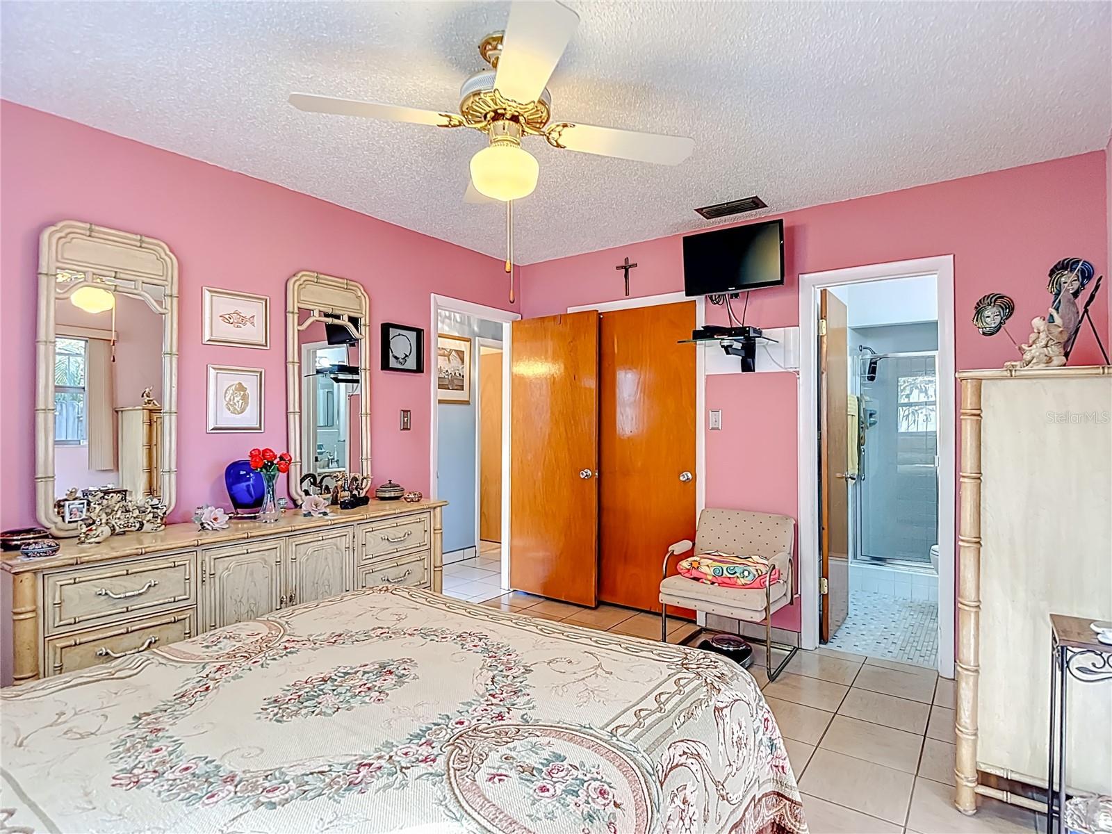 ROSEMONT VILLA - Residential