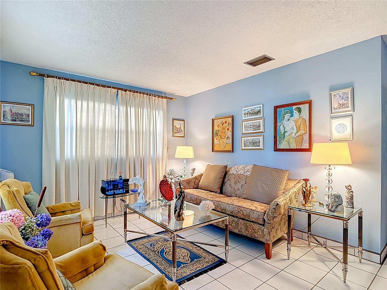 ROSEMONT VILLA - Residential