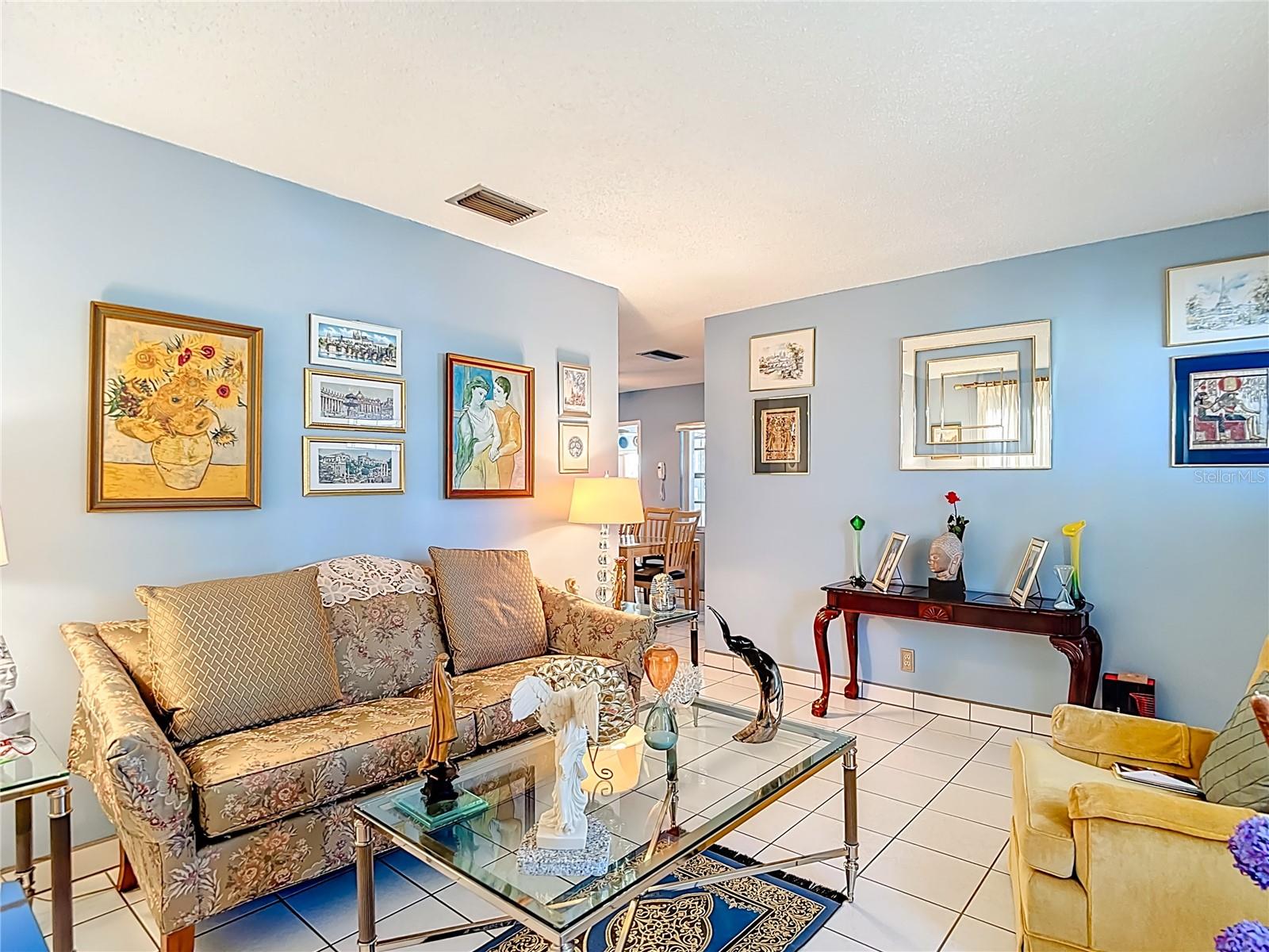 ROSEMONT VILLA - Residential