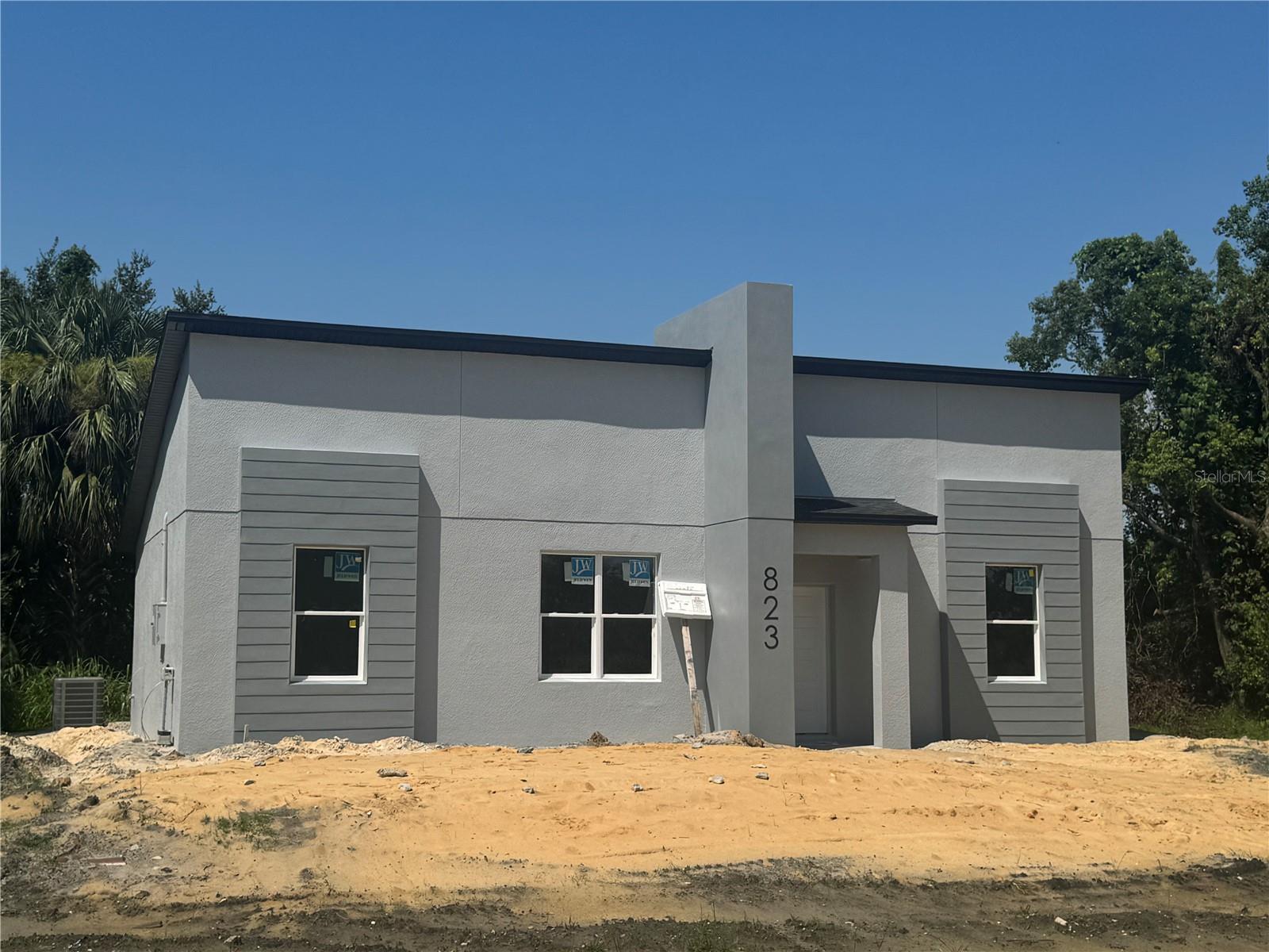 823 MAGNOLIA AVENUE
