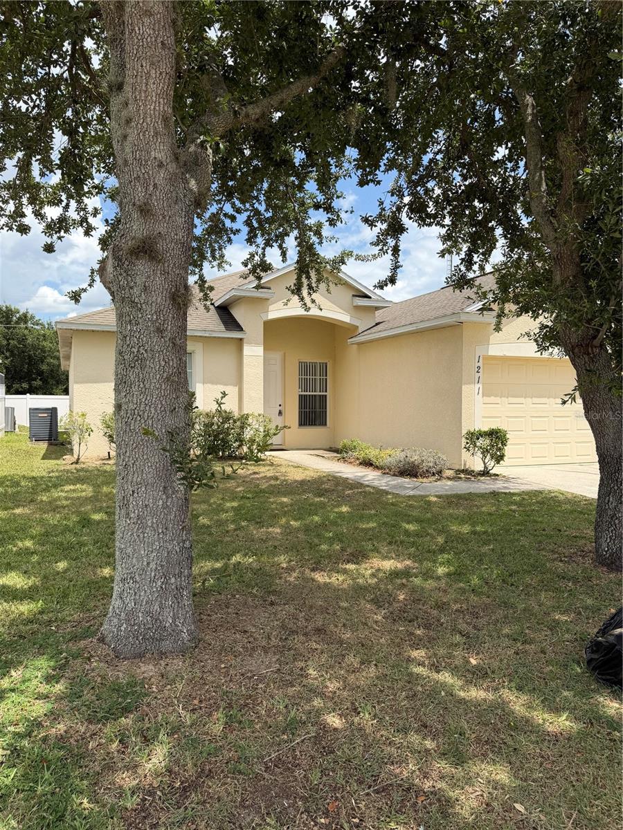 Photo of 1211 Knollwood Drive, Davenport, FL 33837 (MLS # S5160378)