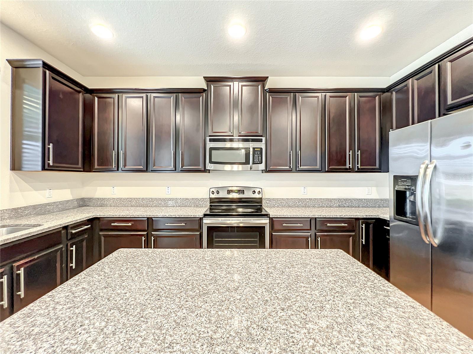 ENCLAVE AT ALOMA - Residential