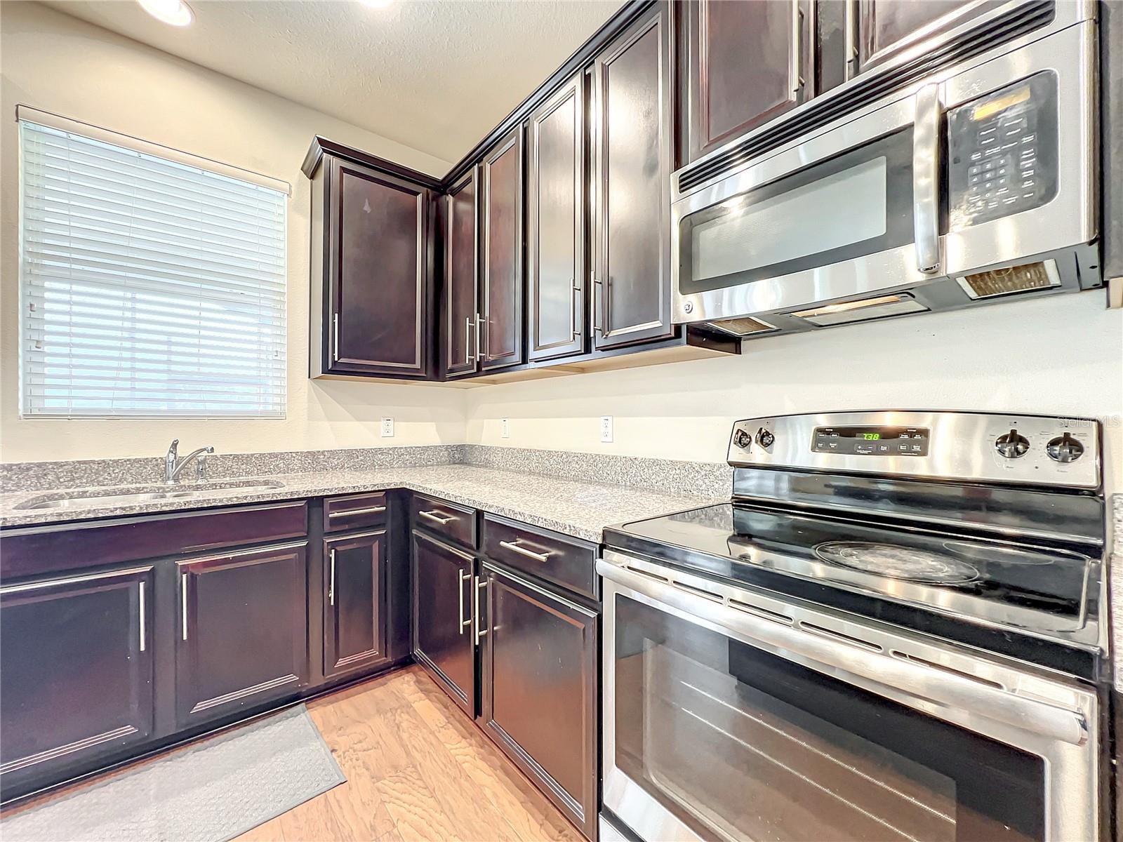 ENCLAVE AT ALOMA - Residential